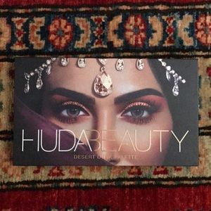 Huda Beauty Desert Dusk Palette